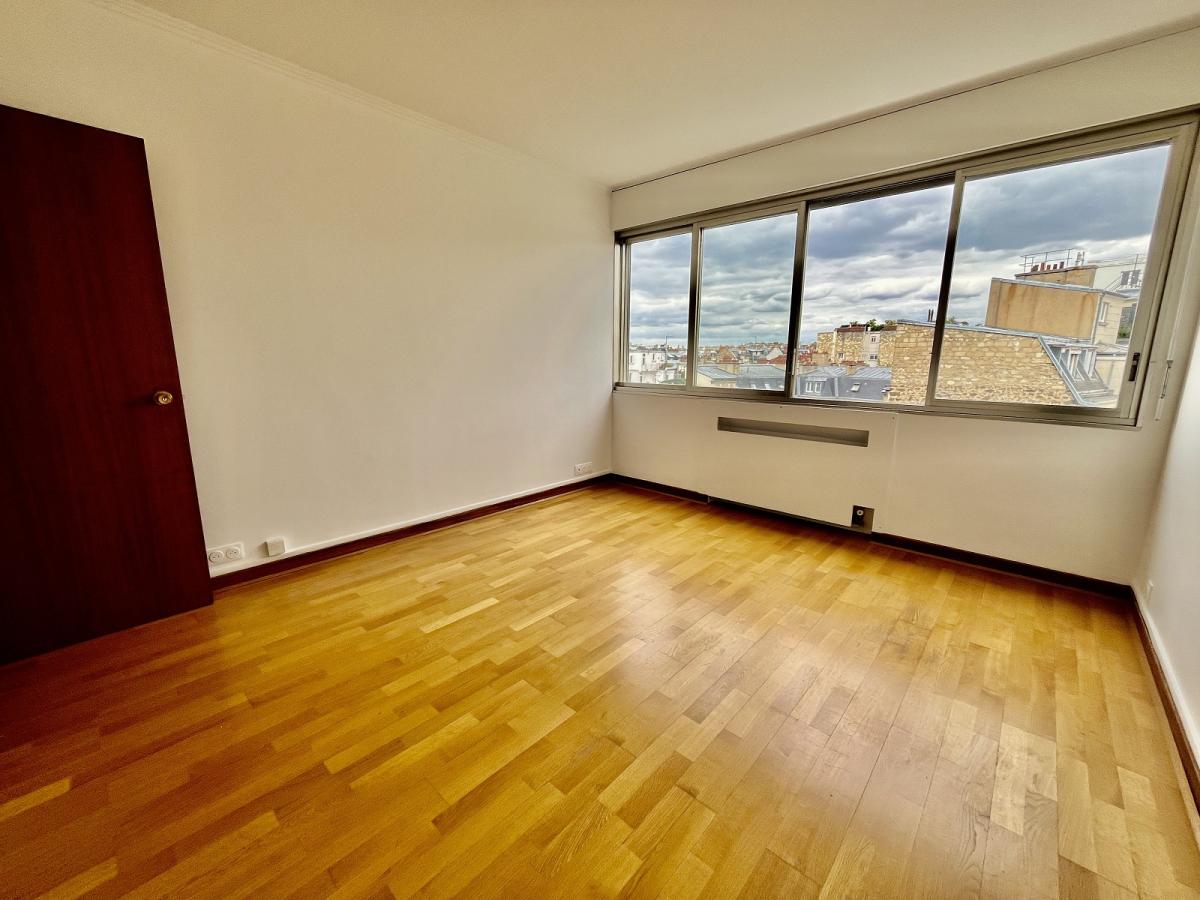 Paris XVIème Henri MArtin Bd Flandrin, Grand Studio de 30,51m² refait à neuf