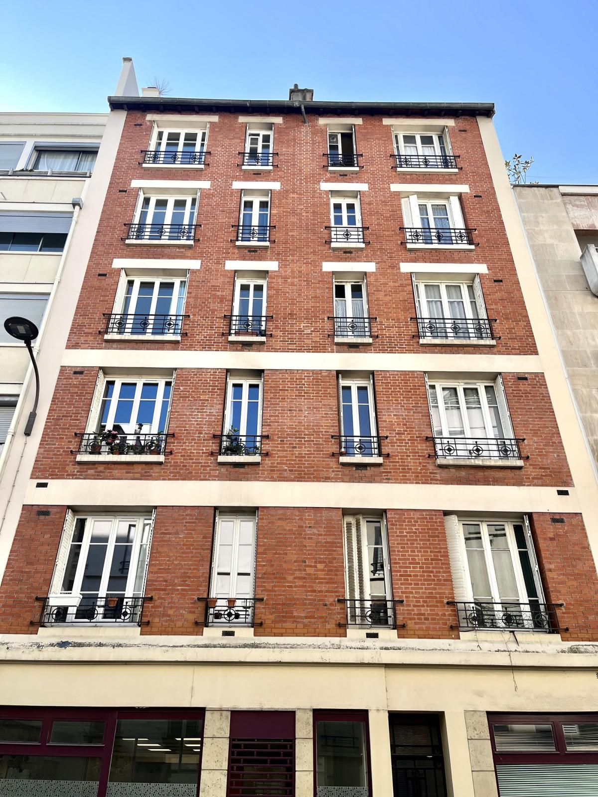 A LOUER 2P MEUBLE RUE DE L'EGLISE 