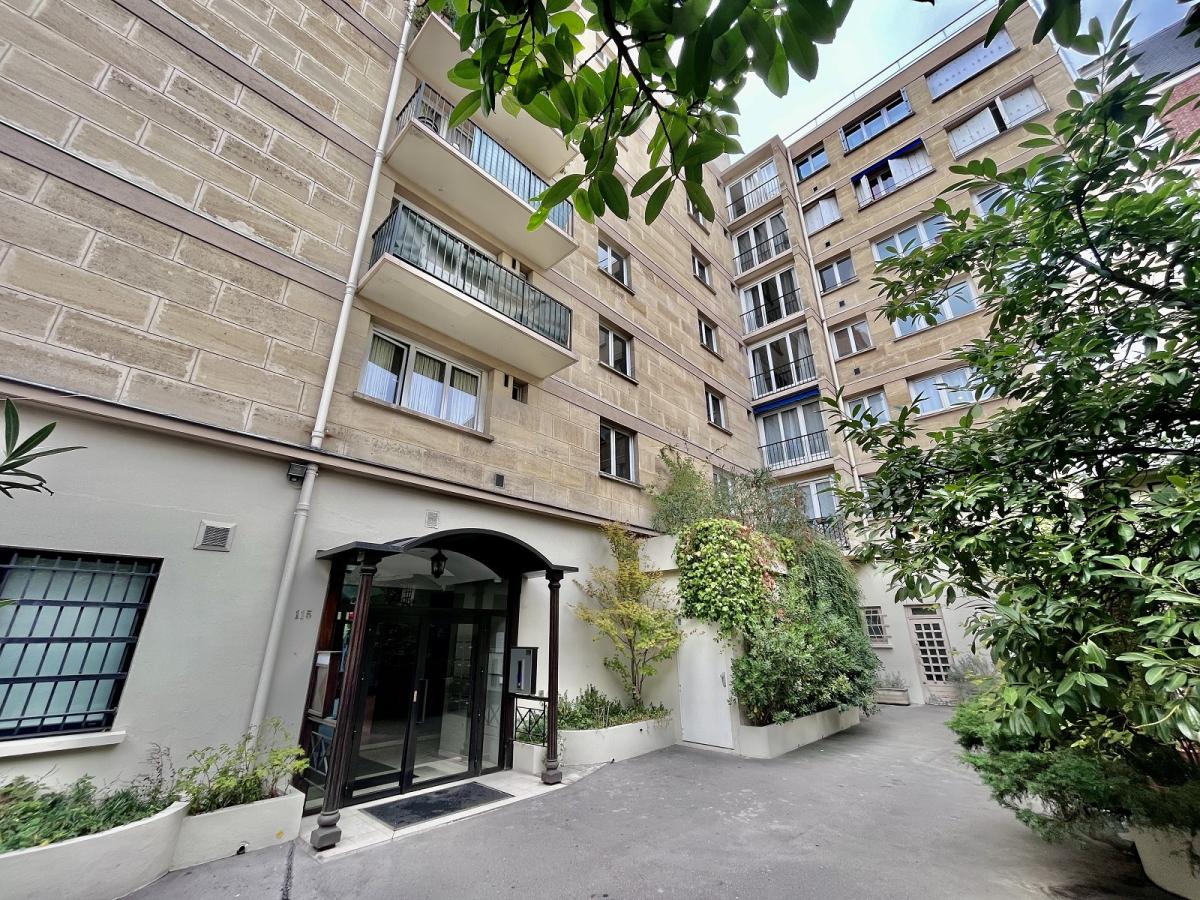 A LOUER  STUDIO 20.5m²  LEVALLOIS PERRET  