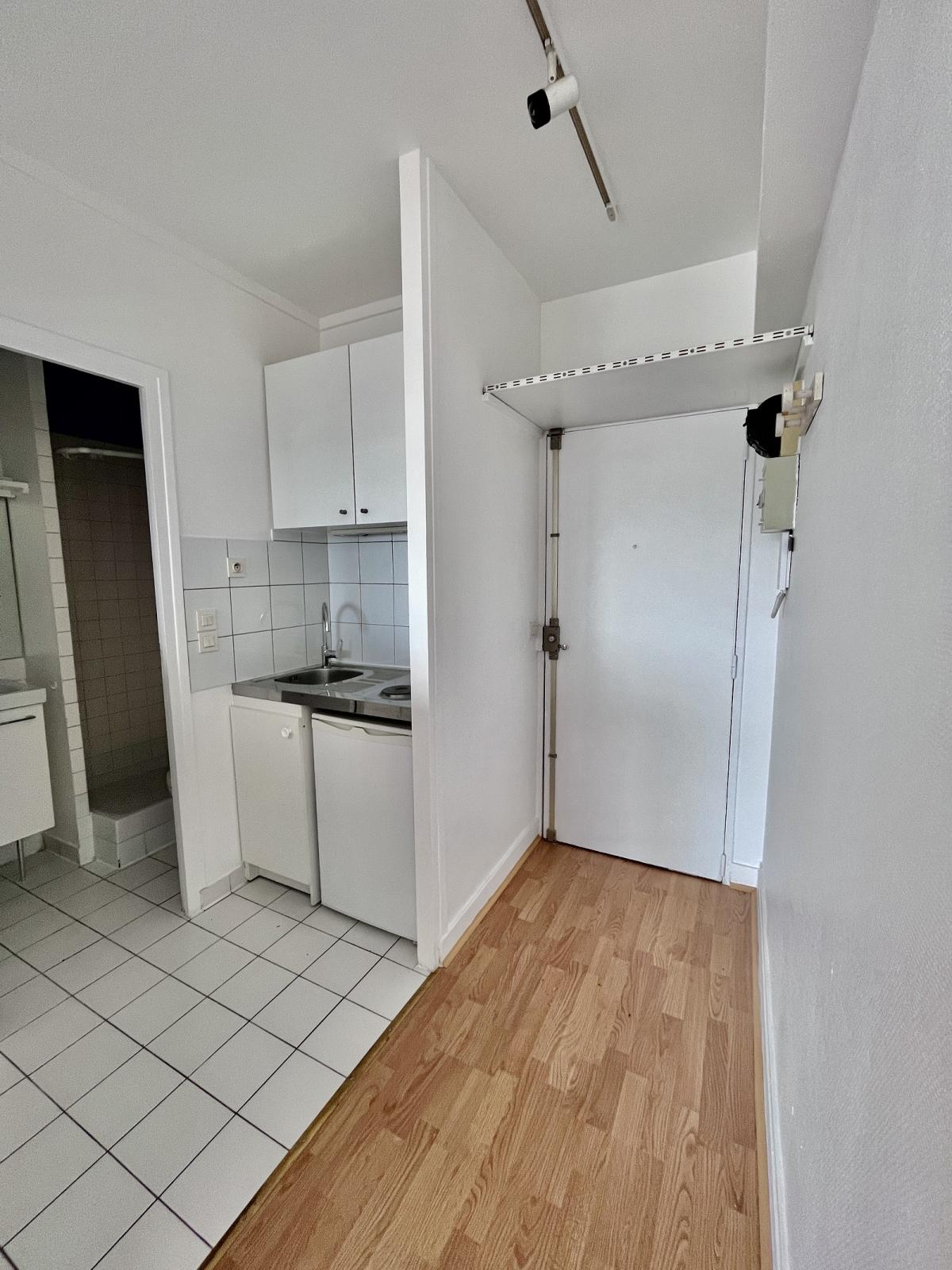 A LOUER  STUDIO 20.5m²  LEVALLOIS PERRET  