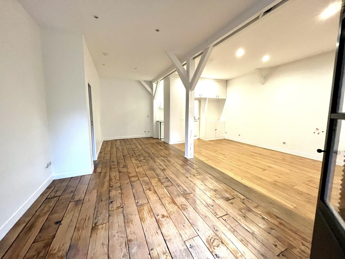 A LOUER 2 PIECES 56.38m² PARIS Xème BALCON
