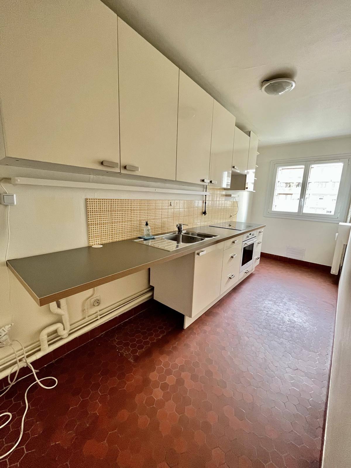 A LOUER 3 PIECES 71.45m² PARIS XVème.