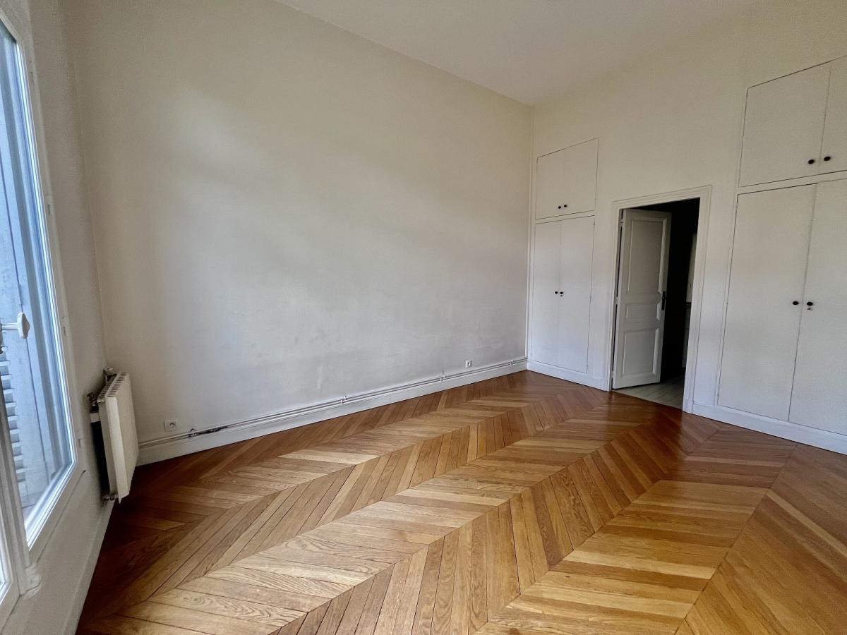 A LOUER 3P Paris VIIIème