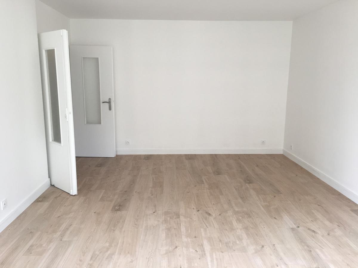 Paris XIVème  Alésia, Grand  2 Pièces avec Balcon
