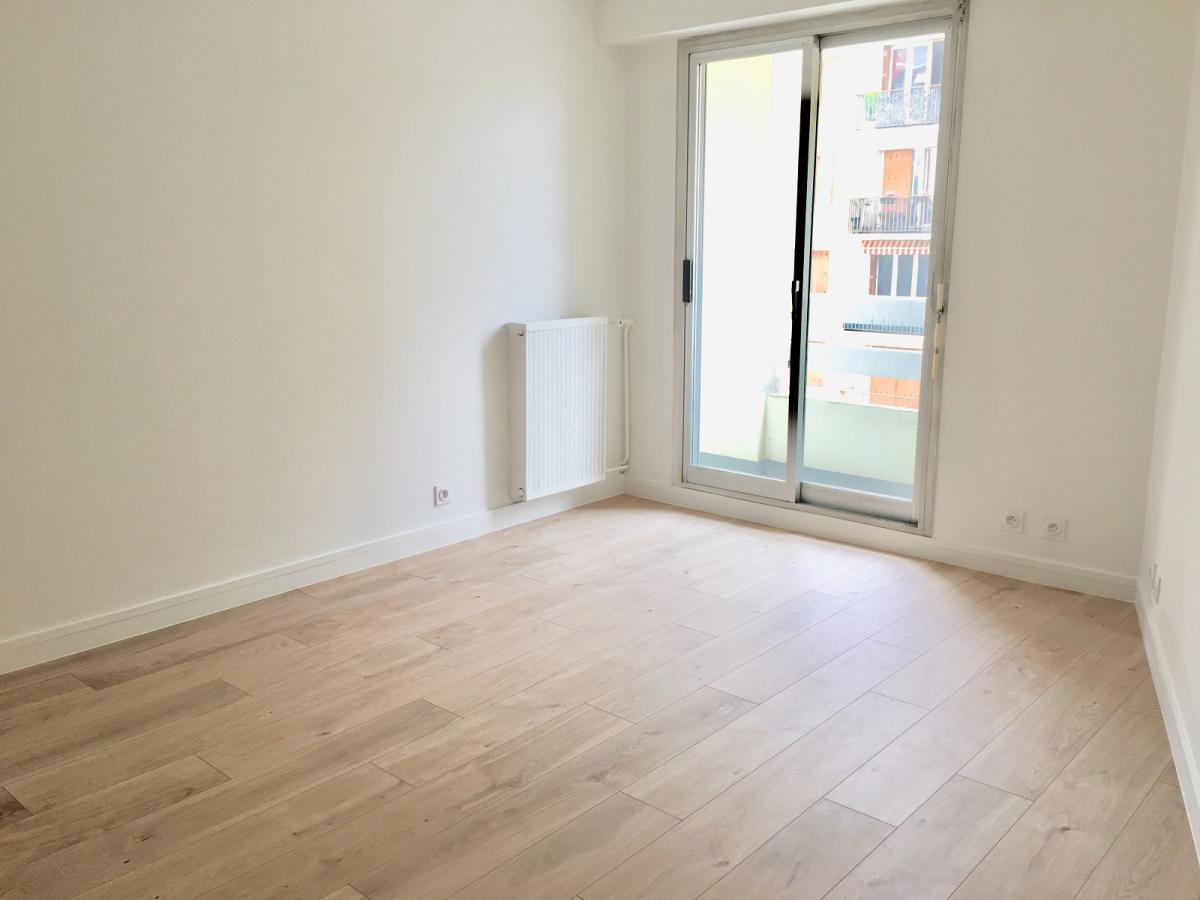 Paris XIVème  Alésia, Grand  2 Pièces avec Balcon