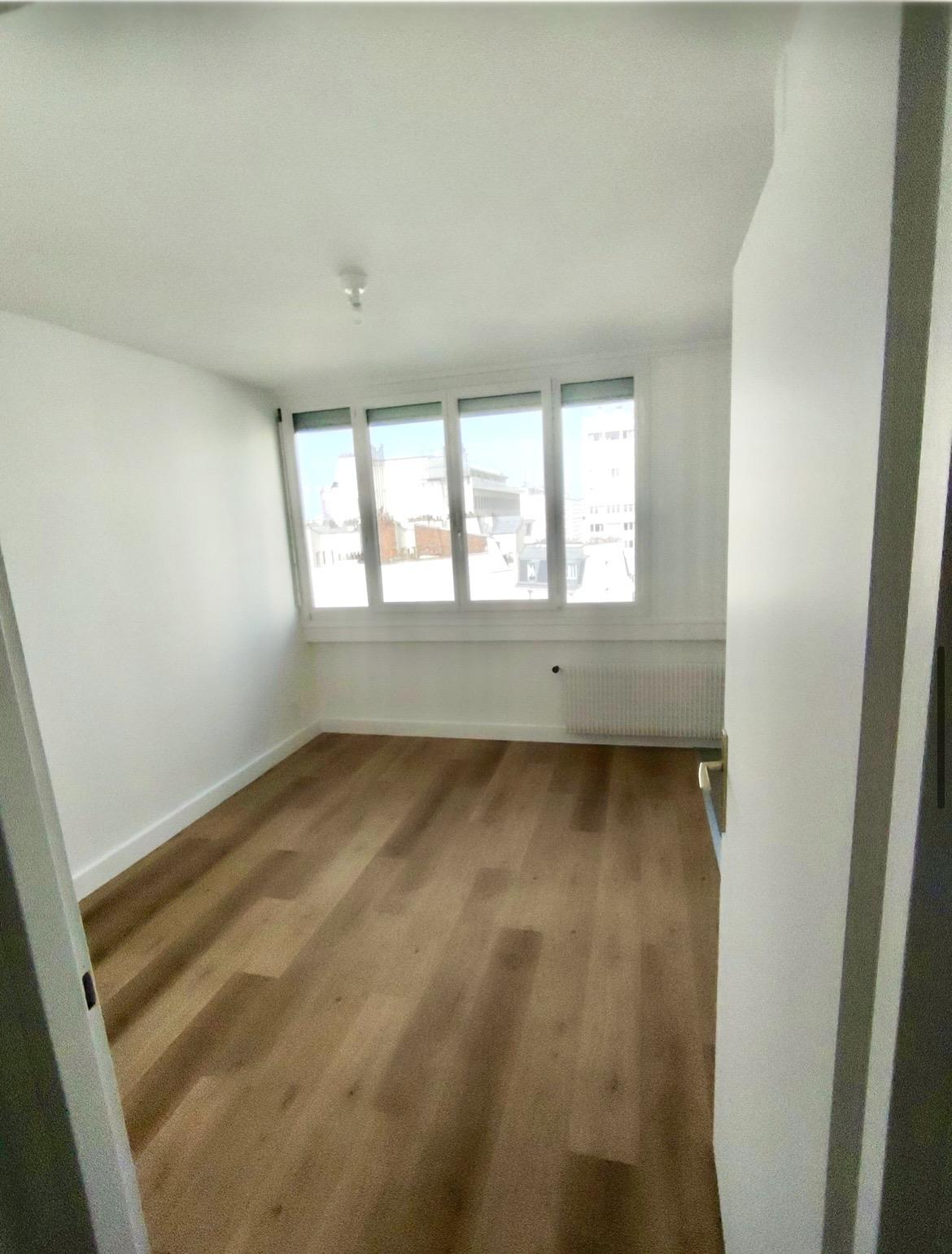 PARIS XIVe  STUDIO PORTE DE VANVES