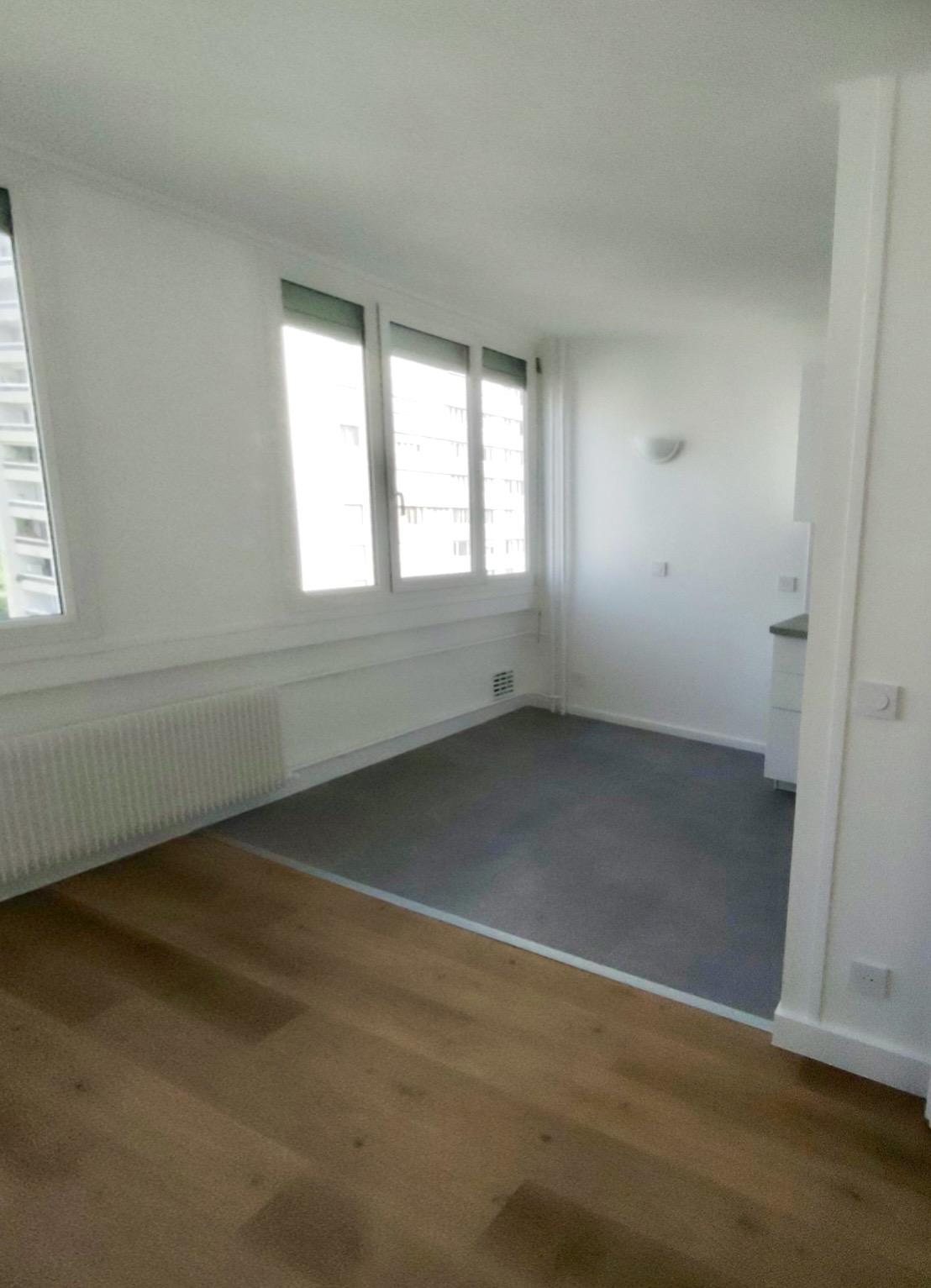 PARIS XIVe  STUDIO PORTE DE VANVES
