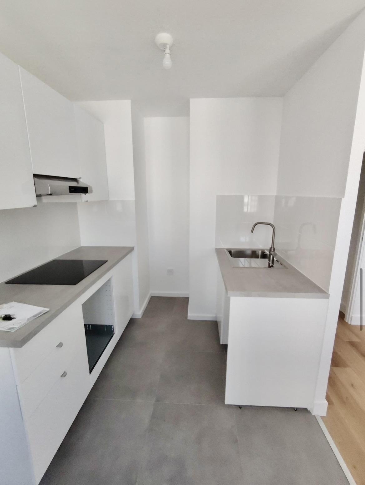 PARIS XIVe  STUDIO PORTE DE VANVES