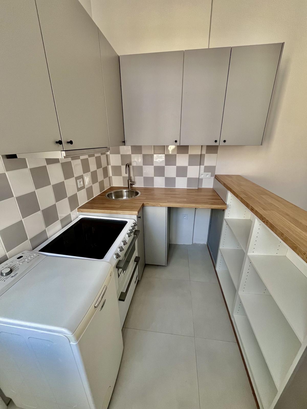 A LOUER STUDIO 34.18m² PARIS VIIIème GEORGES V . REFAIT NEUF 