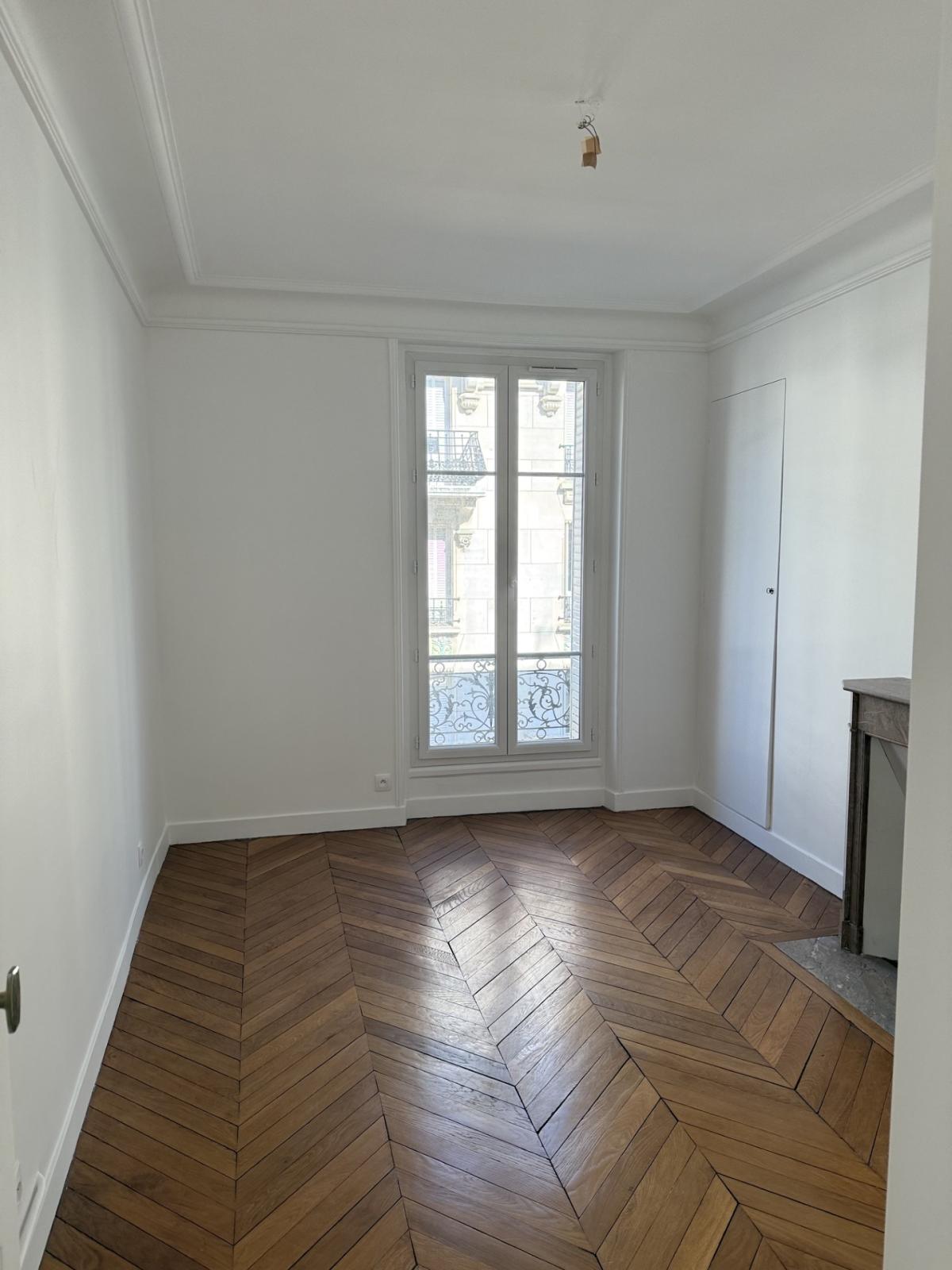A LOUER 2 PIECES 45.6m²  PARIS XVème REFAIT NEUF