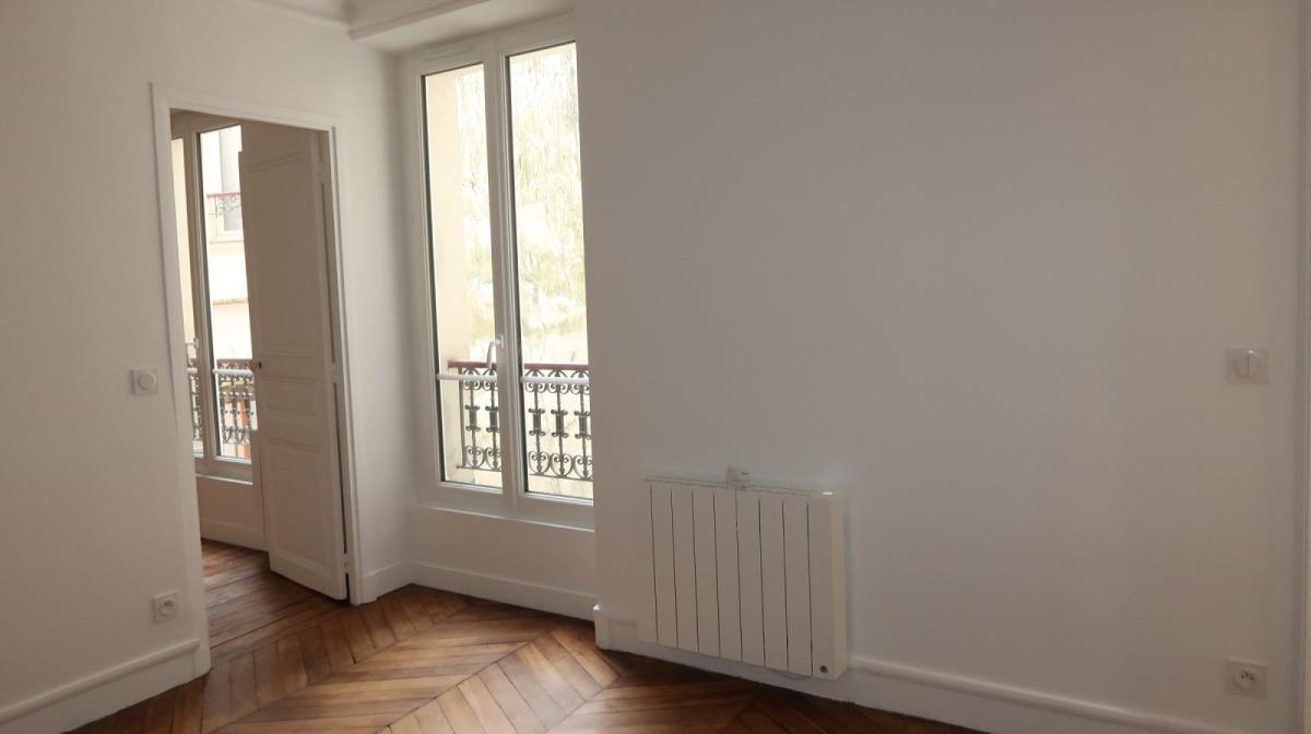 Paris XVIIIème Métro Anvers, 2 Pièces de 31,57 m²