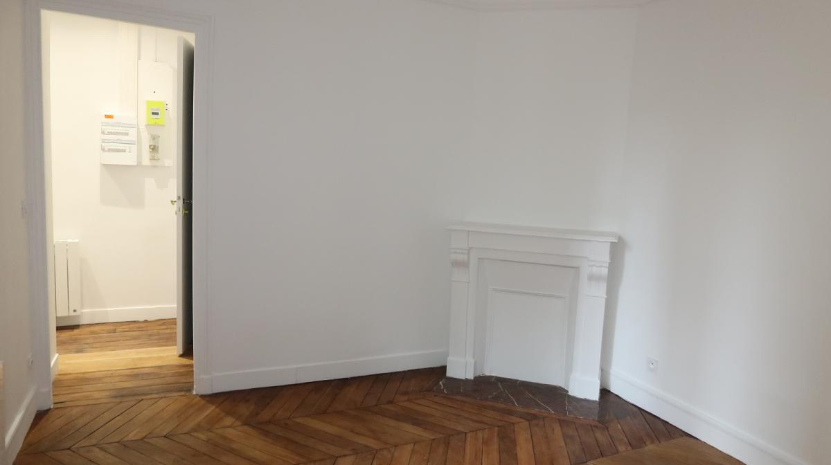 Paris XVIIIème Métro Anvers, 2 Pièces de 31,57 m²