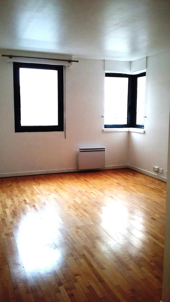 STUDIO 34m²  Centre Ville  Métro MARCEL SEMBAT