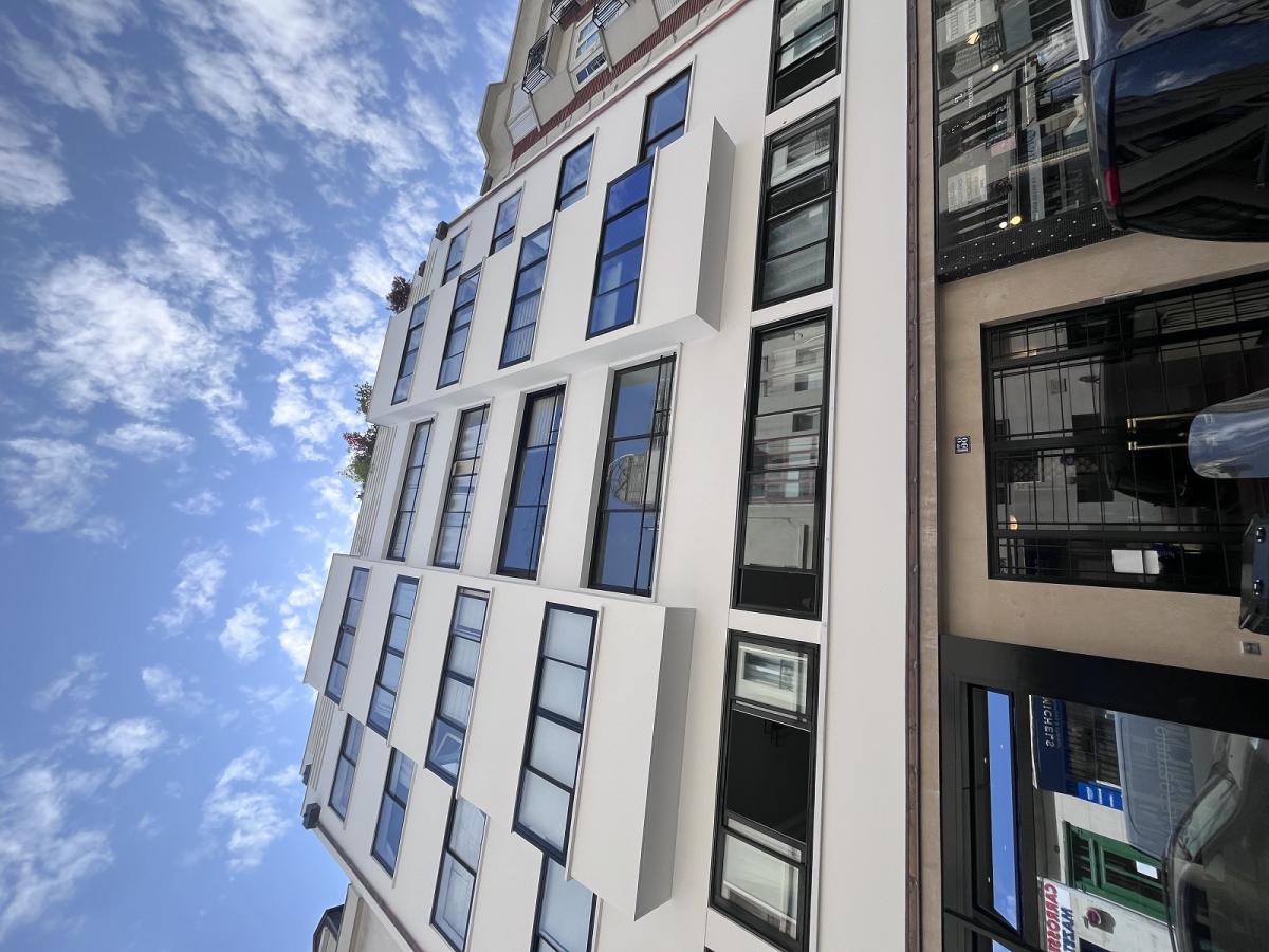 A LOUER 2P Meublé PARIS XVème REFAIT NEUF