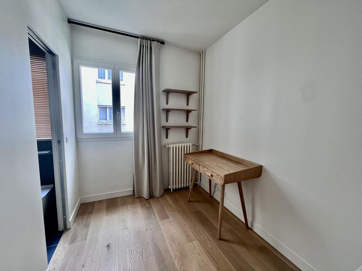 A LOUER 2P Meublé PARIS XVème REFAIT NEUF