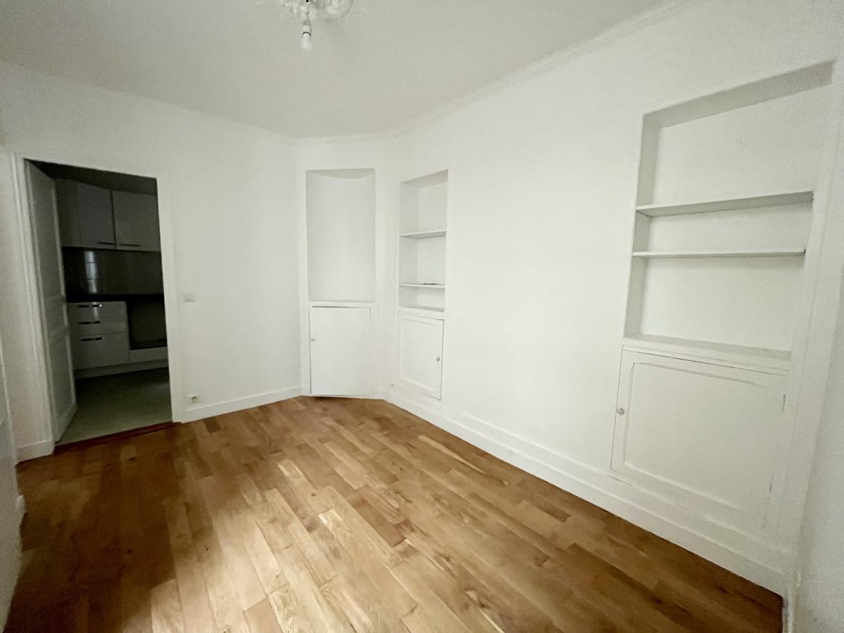 A LOUER 47.22m²  Paris VIIème  SEVRES VANEAU
