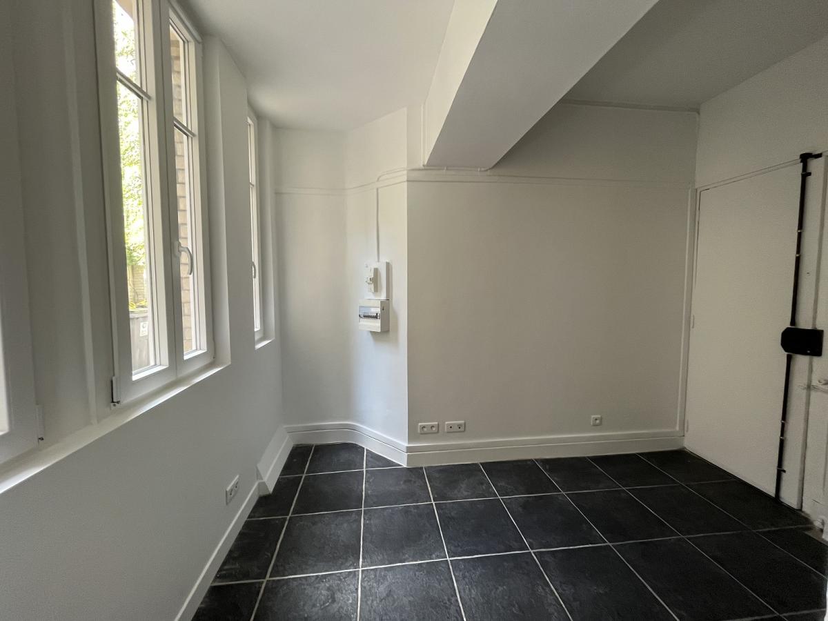 92100 BOULOGNE Pont de St Cloud, Studio de 15,45m²