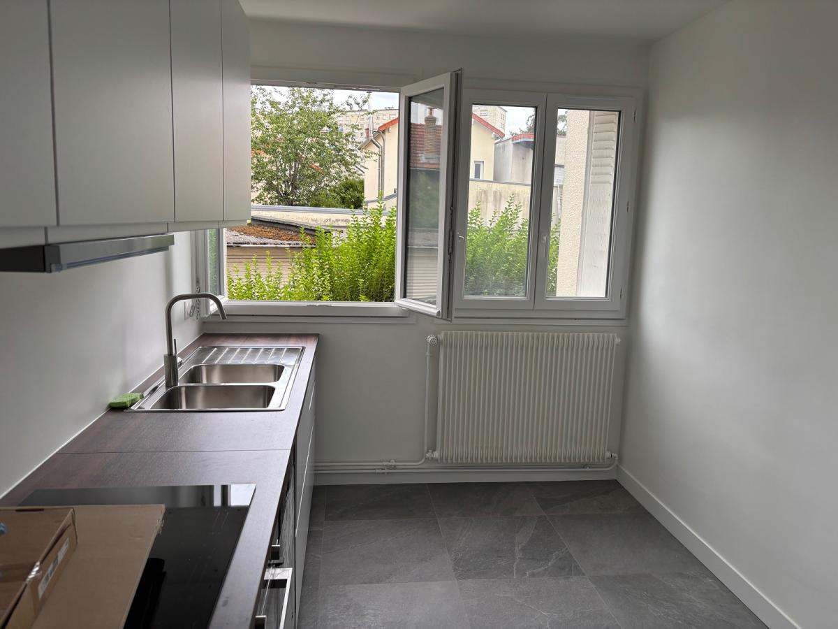Chatillon (92320, Beau 4 Pièces refait neuf de 76,53m² 