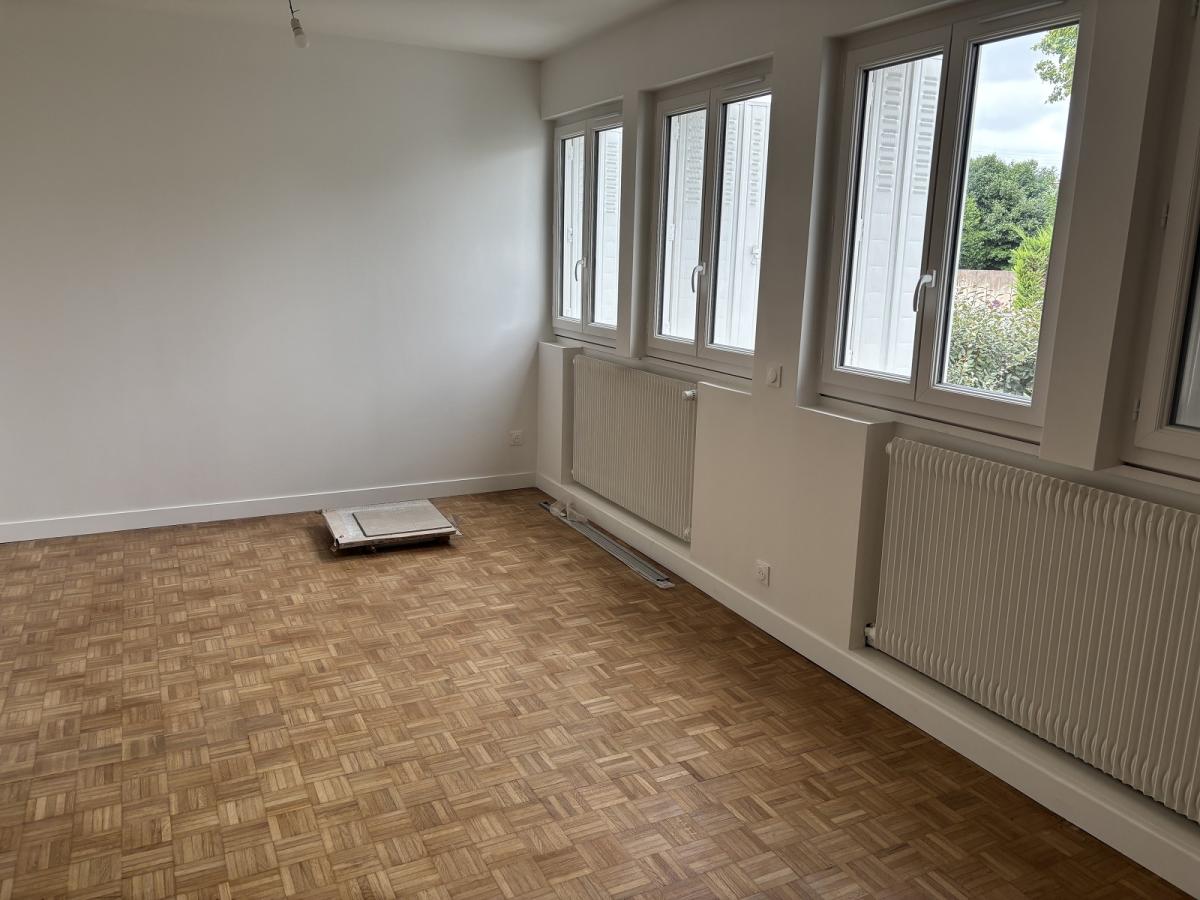 Chatillon (92320, Beau 4 Pièces refait neuf de 76,53m² 