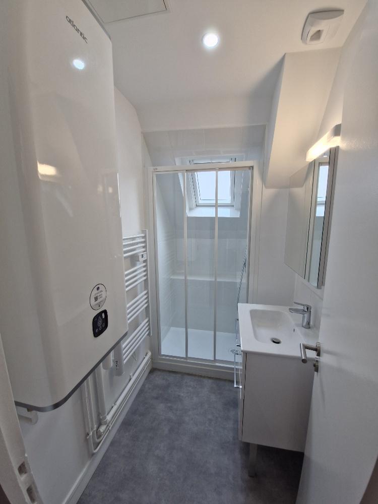 A LOUER 2 Pièces PARIS IXème 53.90m² au Sol- 41.94m² LOI BOUTIN. REFAIT NEUF  