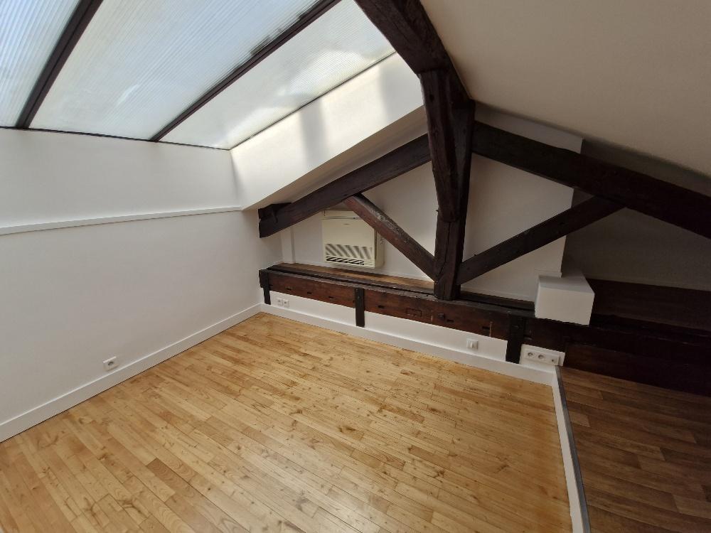 A LOUER 2 Pièces PARIS IXème 53.90m² au Sol- 41.94m² LOI BOUTIN. REFAIT NEUF  
