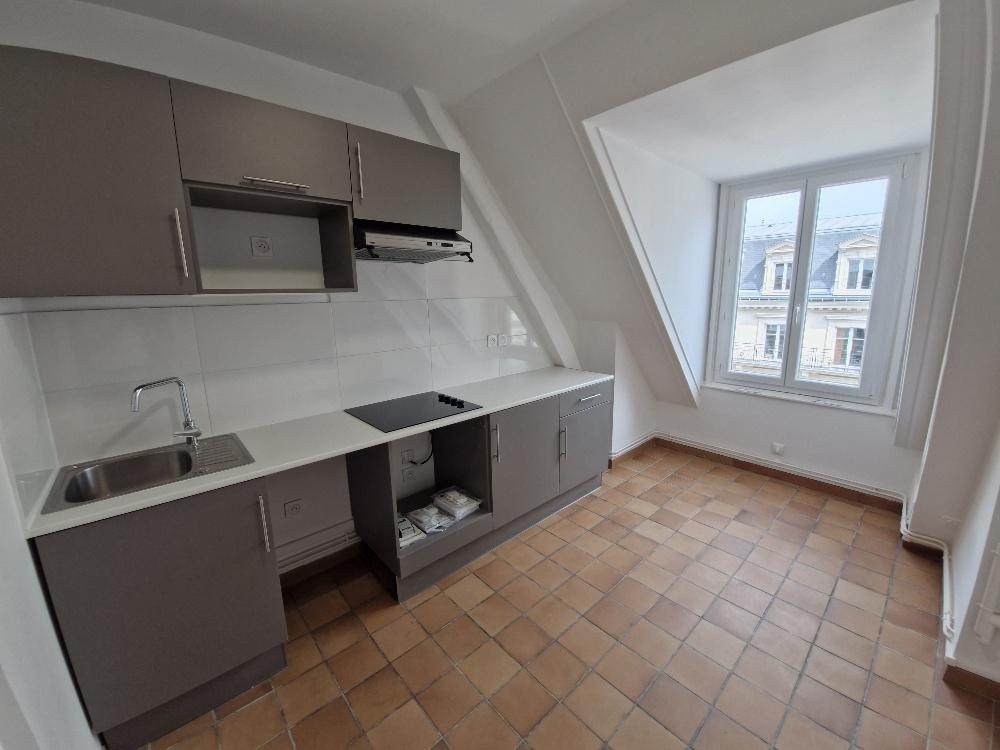A LOUER 2 Pièces PARIS IXème 53.90m² au Sol- 41.94m² LOI BOUTIN. REFAIT NEUF  