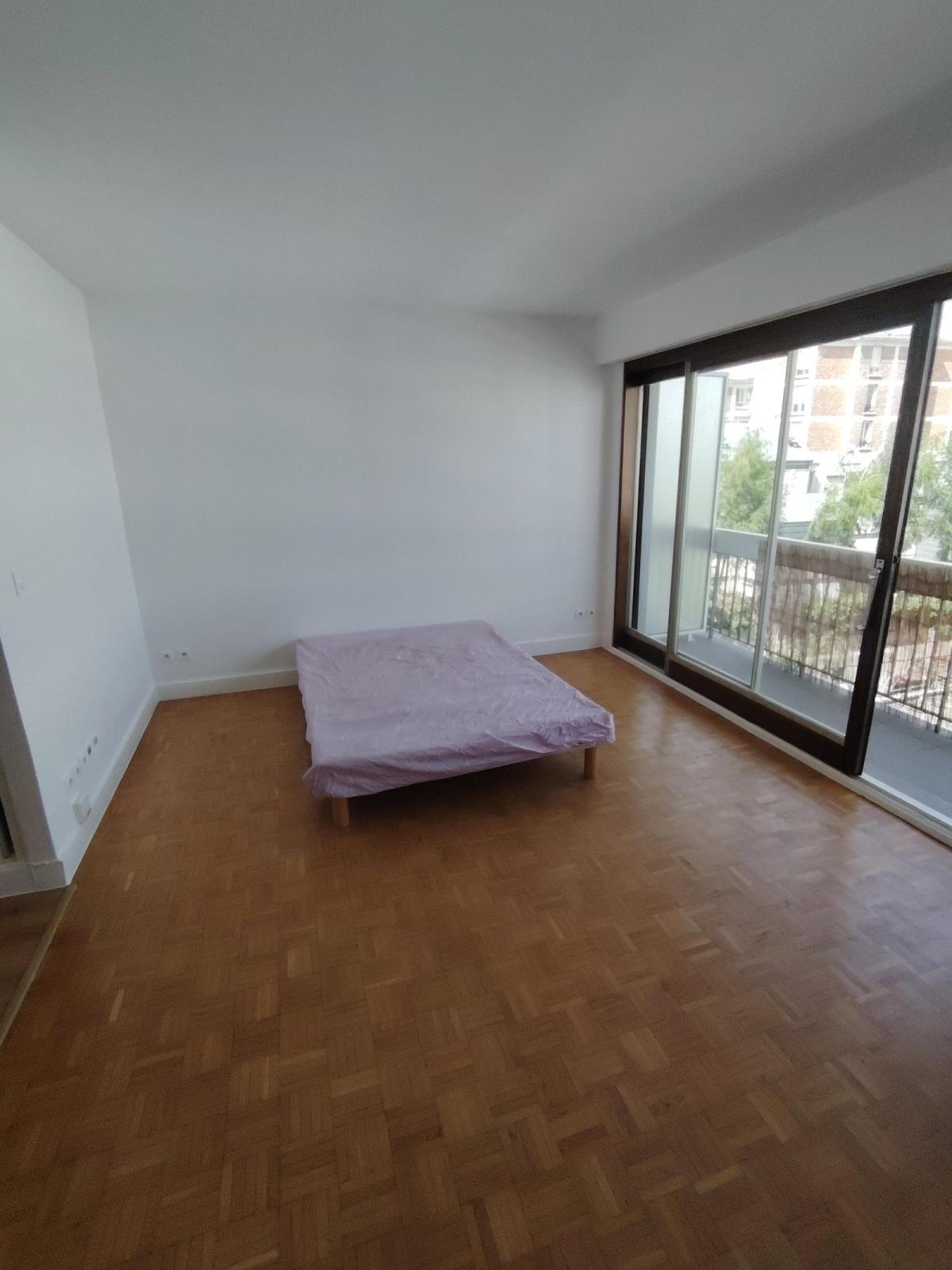 A LOUER STUDIO  PARIS XVème 29,74m² BALCON