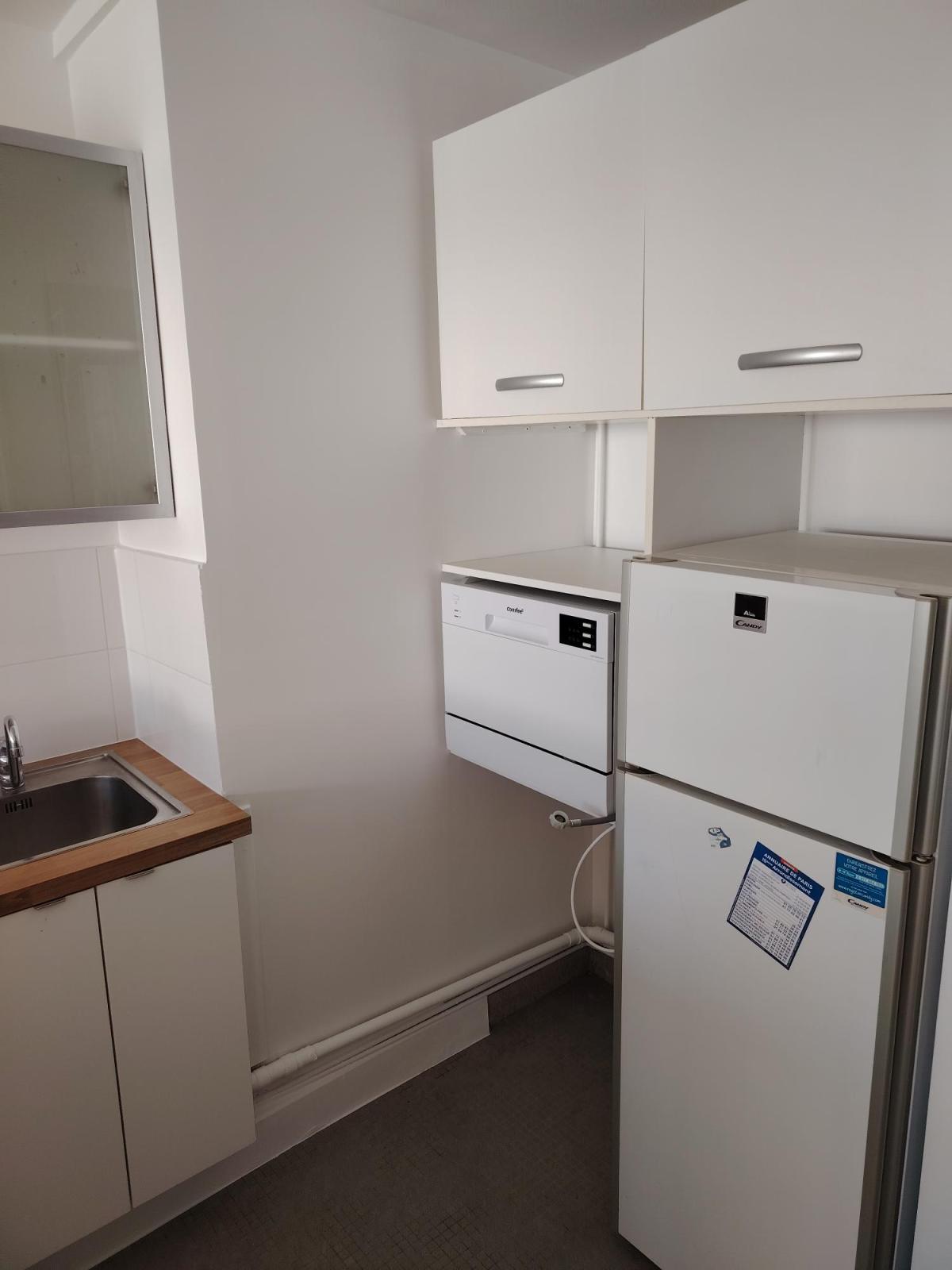 A LOUER STUDIO  PARIS XVème 29,74m² BALCON