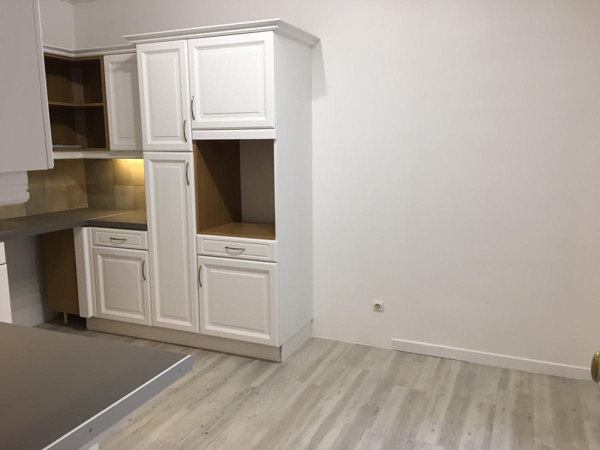 A LOUER PARIS XVIIème  3 Pièces 