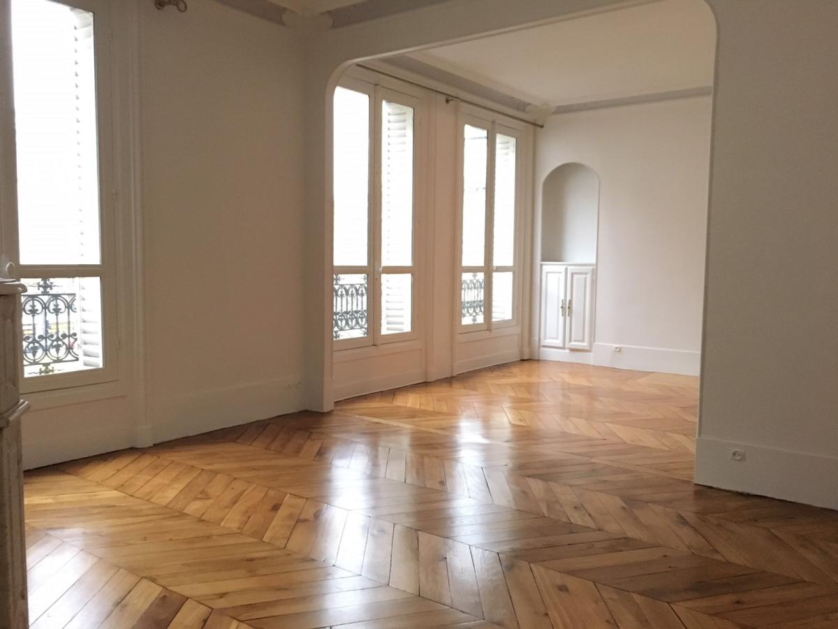 A LOUER PARIS XVIIème  3 Pièces 