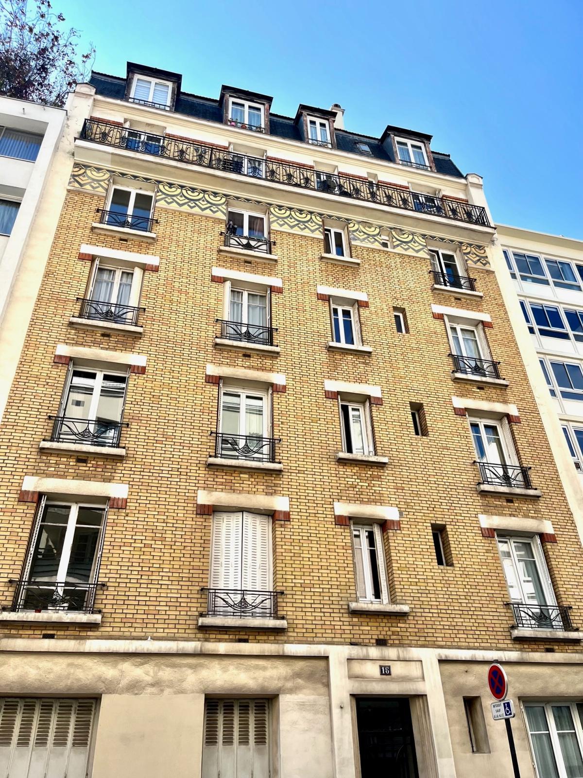 A LOUER 2 PIECES 35m² Paris XVème Quartier Charles Michel