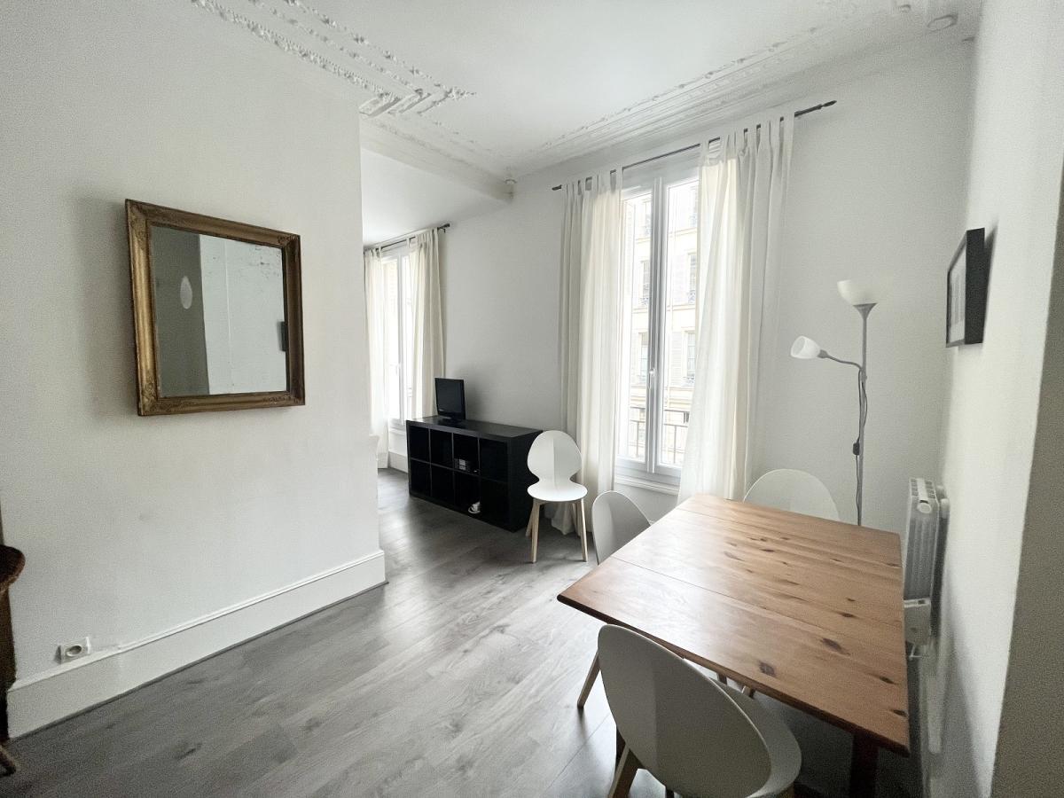 A LOUER EN MEUBLE 2 Pièces 43.27m²  PARIS  1er Rue Saint Honoré, PALAIS ROYAL