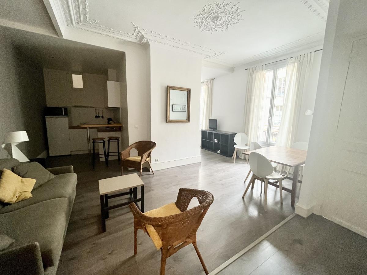 A LOUER EN MEUBLE 2 Pièces 43.27m²  PARIS  1er Rue Saint Honoré, PALAIS ROYAL
