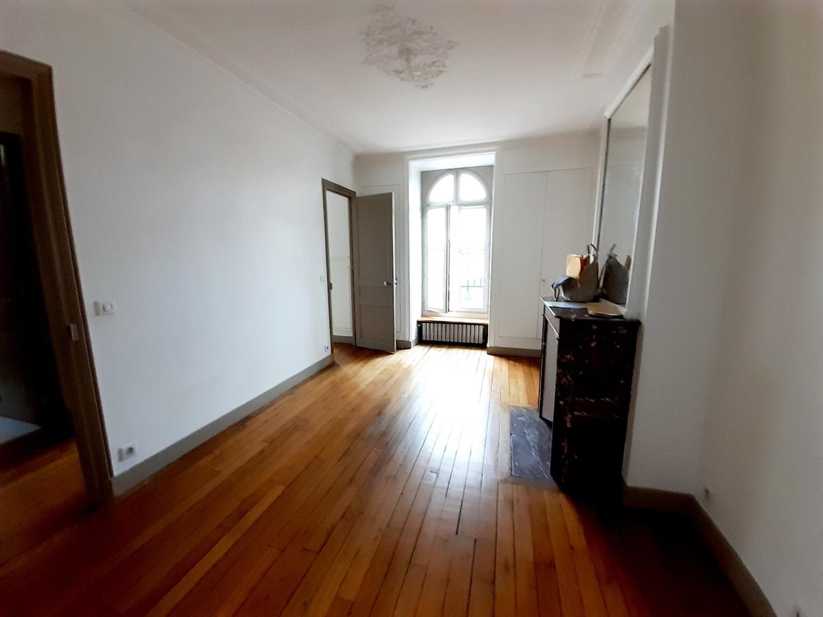4P A LOUER 55.76m² + BALCON PARIS IIème Réaumur