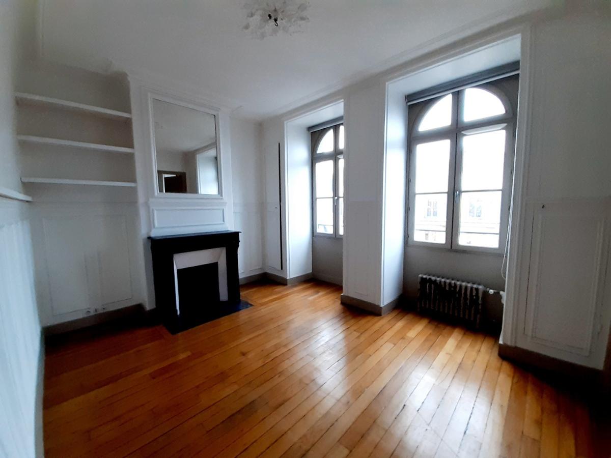 4P A LOUER 55.76m² + BALCON PARIS IIème Réaumur