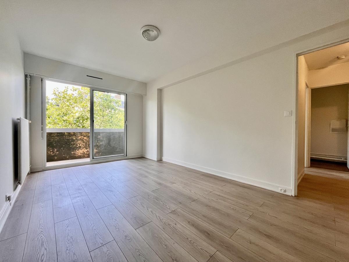 Paris XVIème, Michel Ange Auteuil 2 pièces avec BALCON