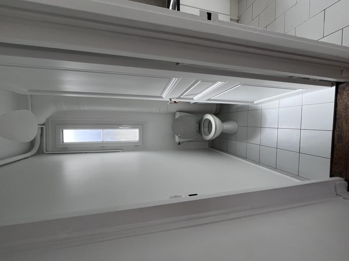 A LOUER 2P PARIS XVIIème 64M² AVEC BALCON FILANT PARC MONCEAU  