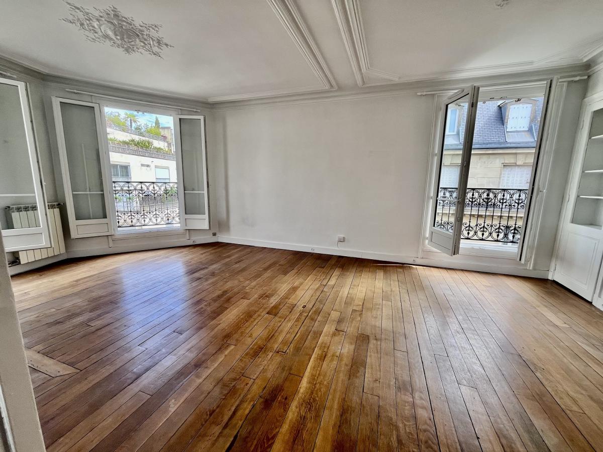 A LOUER 2P PARIS XVIIème 64M² AVEC BALCON FILANT PARC MONCEAU  
