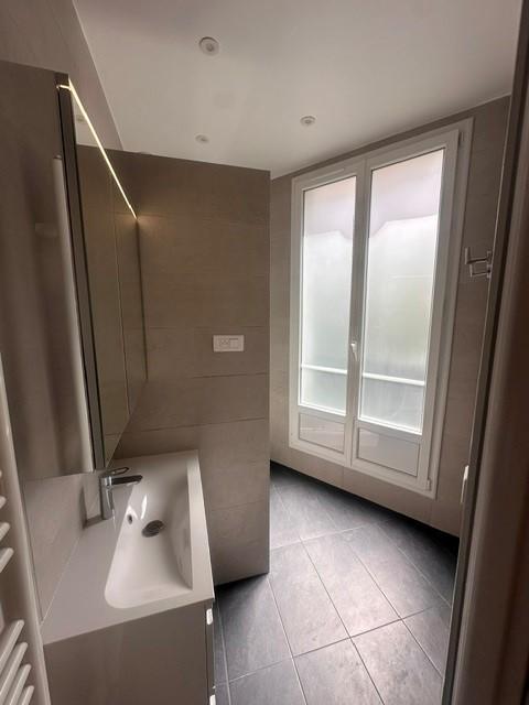 Paris XVème, Métro Bir Hakeim, Grand 3 Pièces de 81,54m²