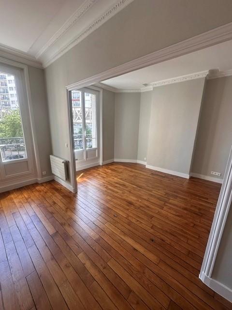 Paris XVème, Métro Bir Hakeim, Grand 3 Pièces de 81,54m²