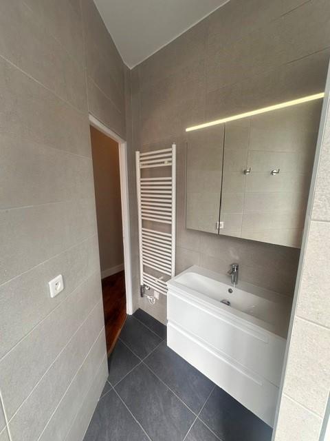 Paris XVème, Métro Bir Hakeim, Grand 3 Pièces de 81,54m²