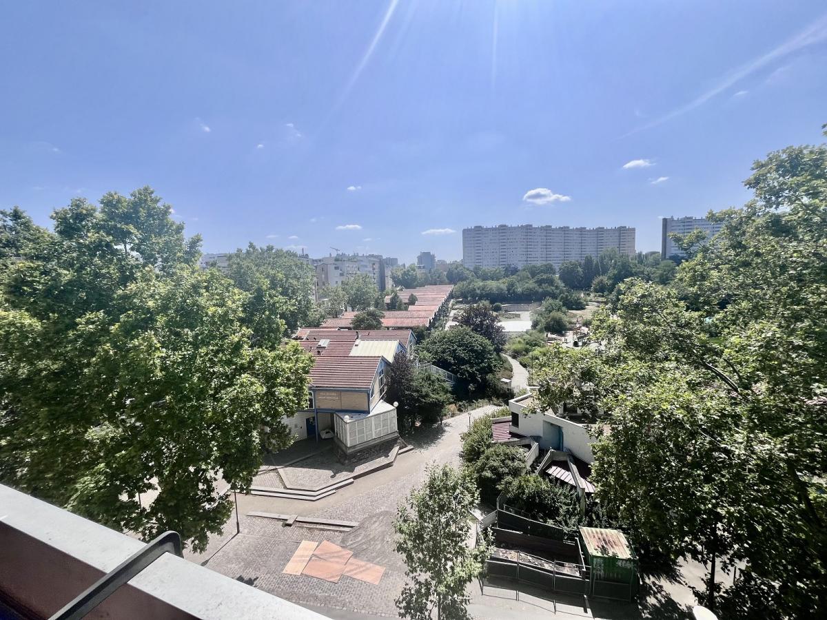 A LOUER STUDIO PARIS XVème avec BALCON CAVE ET PARKING