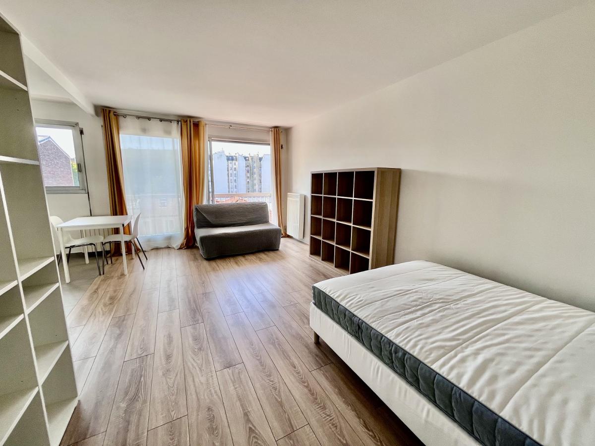 A LOUER Paris XVIème STUDIO Meublé de 35.68m²  BALCON - CAVE ET PARKING INCLUS