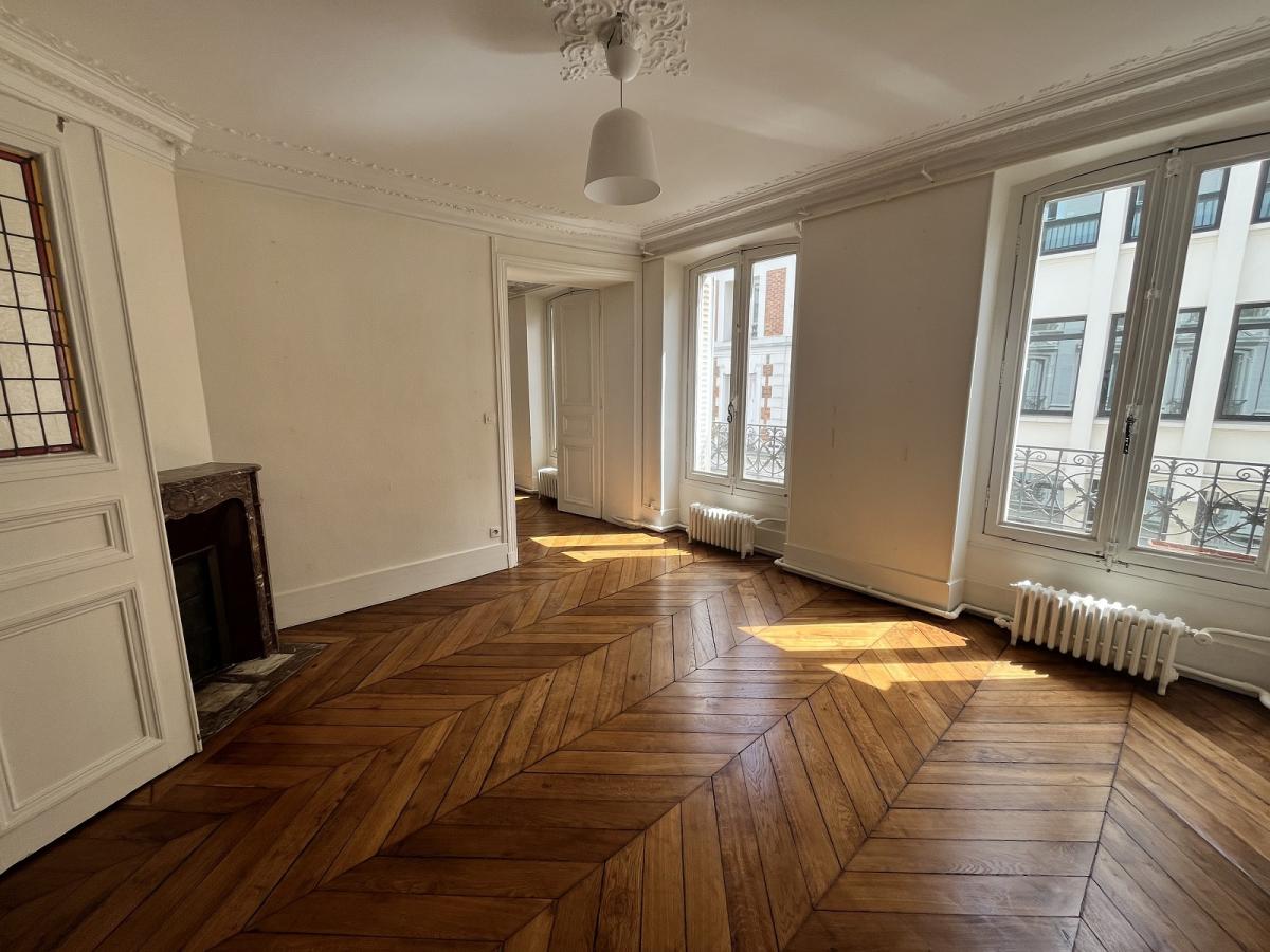 Paris 9ème, Trinité, 3 Pièces de 72,70 m²