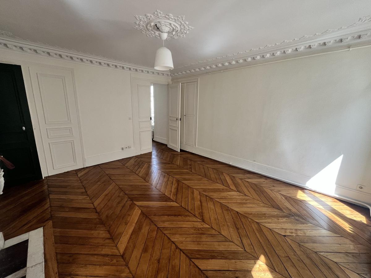 Paris 9ème, Trinité, 3 Pièces de 72,70 m²