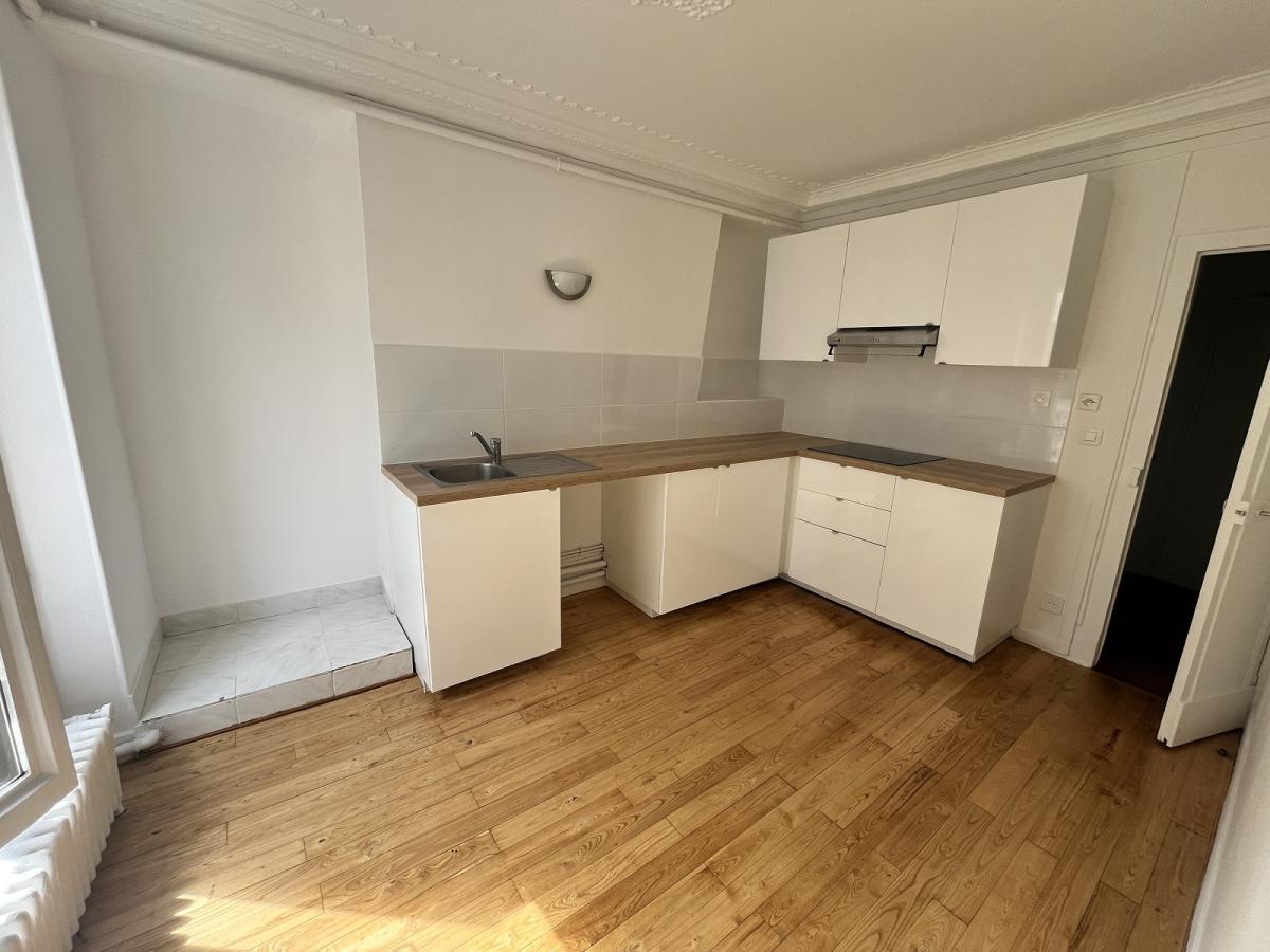 Paris 9ème, Trinité, 3 Pièces de 72,70 m²