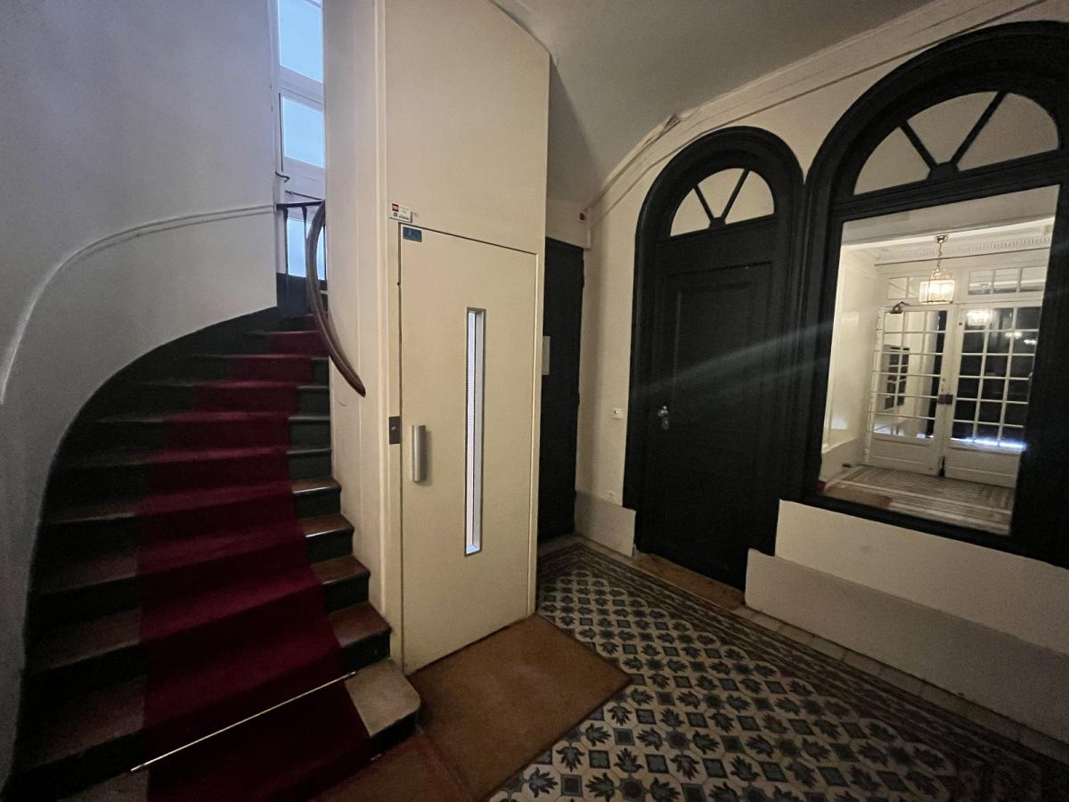 Paris 9ème, Trinité, 3 Pièces de 72,70 m²