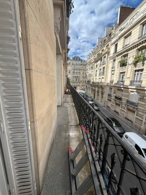 Paris XVIIème, Magnifique 3/4 Pièces de 83m² avec Balcon