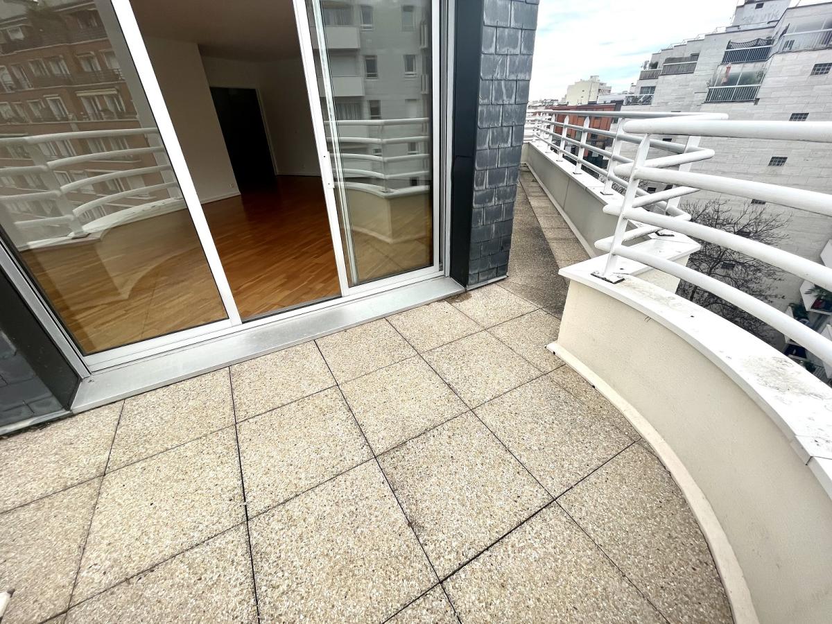 A LOUER 5 Pièces 114,87m² PARIS XVème - BALCONS- PARKING