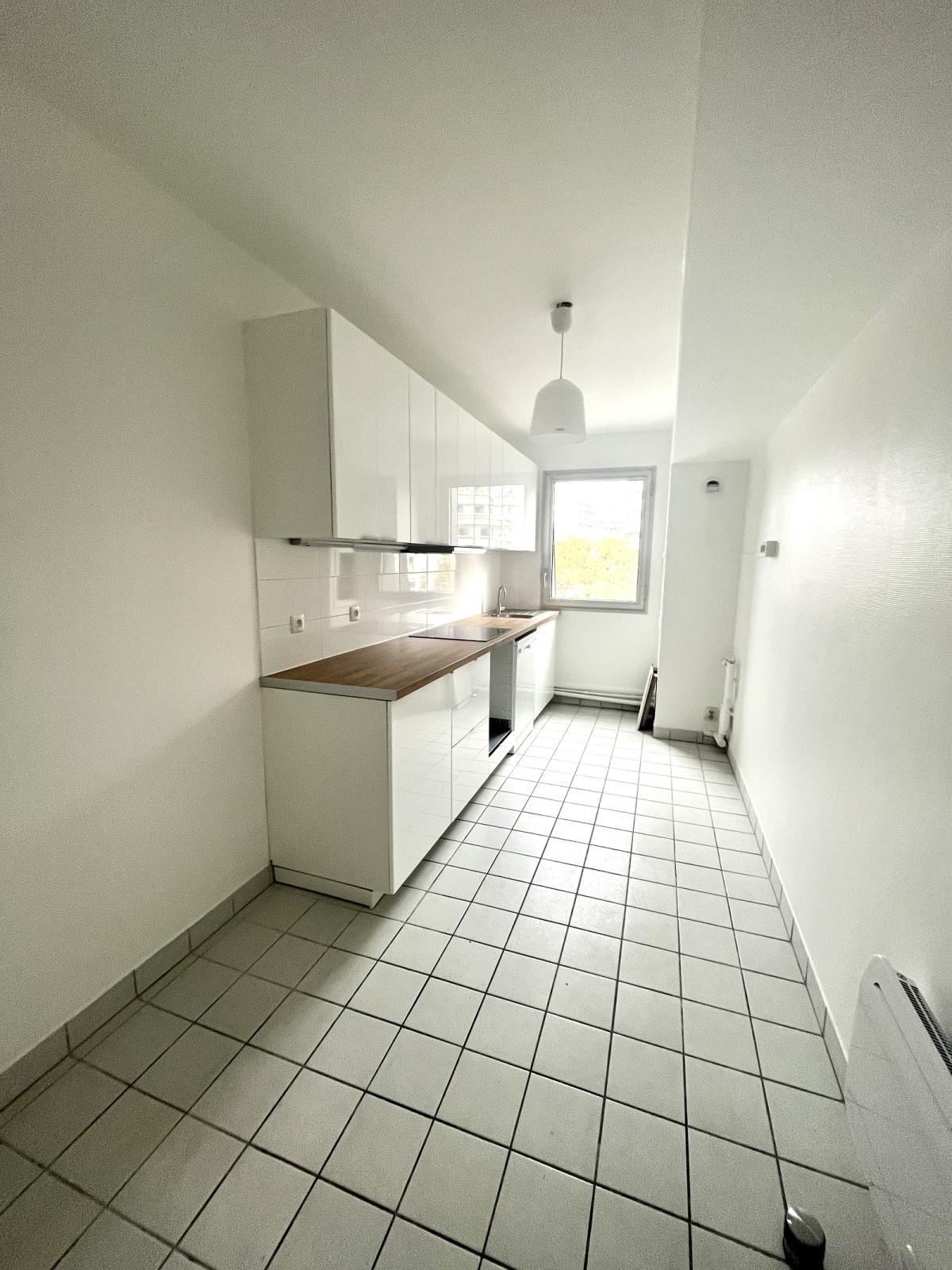 A LOUER 5 Pièces 114,87m² PARIS XVème - BALCONS- PARKING